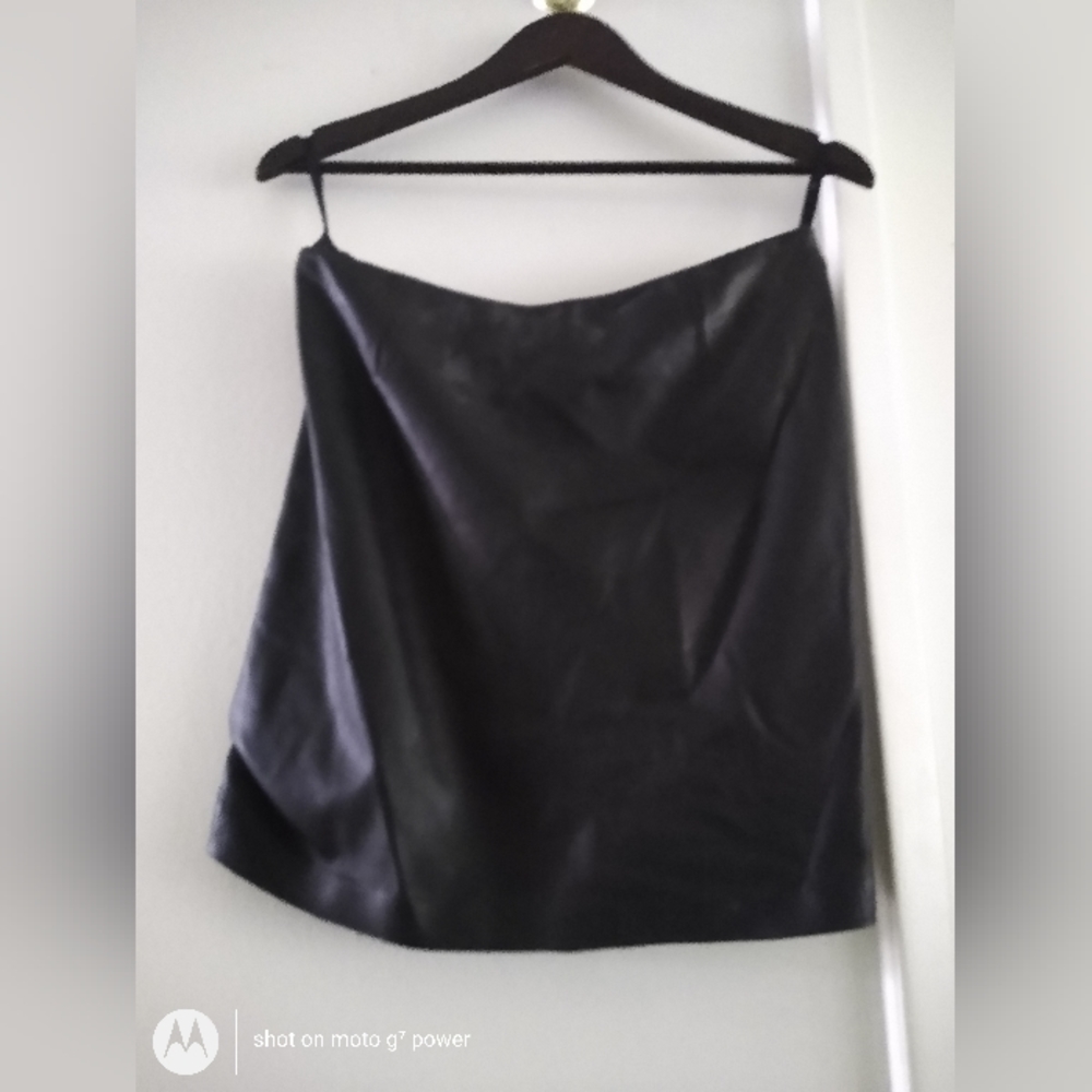 The Limited black 100% Leather Skirt Size 8